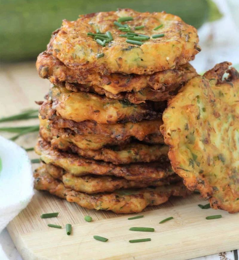 Crispy courgette fritters